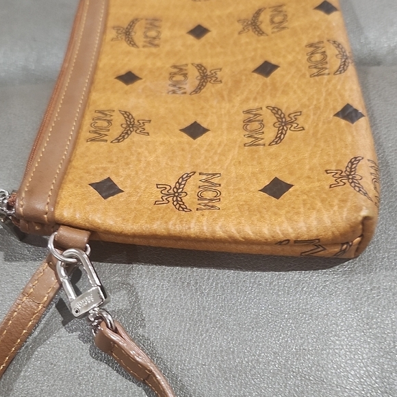 MCM Cognac Wristlet with Black Logo - Picture 4 of 6